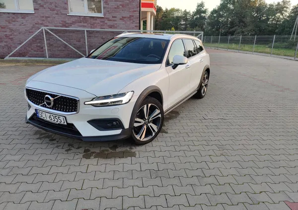 volvo Volvo V60 Cross Country cena 132840 przebieg: 128000, rok produkcji 2018 z Nałęczów